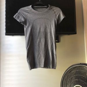 Grey lulu lemon swiftly tech shirt